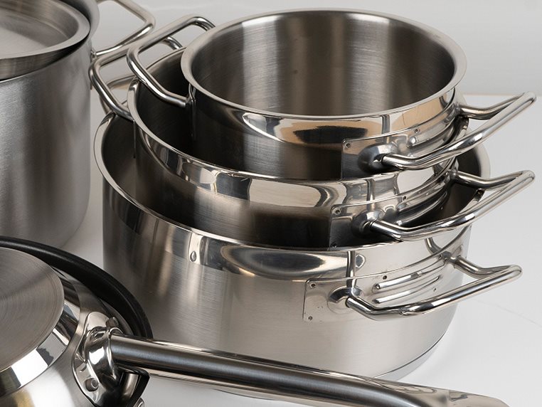 Swing kitchenware